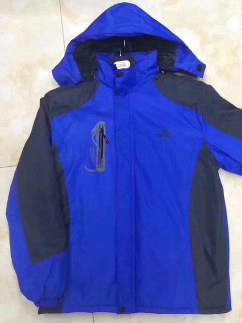 冲锋衣 户外探险的多功能守护者